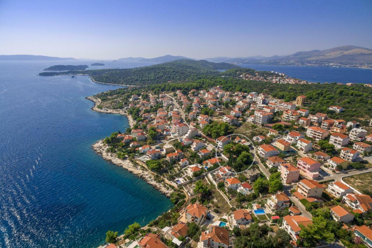 Holiday Home Barbara Trogir Eksteriør billede