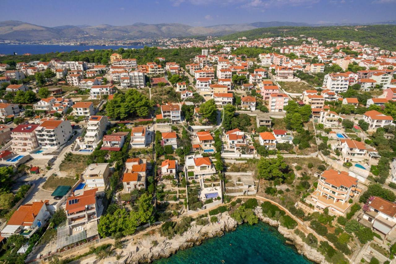 Holiday Home Barbara Trogir Eksteriør billede