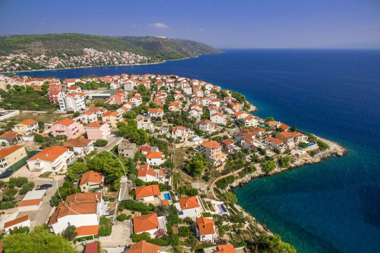 Holiday Home Barbara Trogir Eksteriør billede
