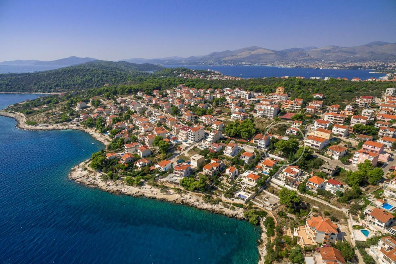 Holiday Home Barbara Trogir Eksteriør billede